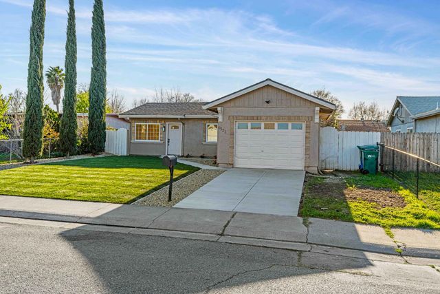 6121 Greenfield Ln, Stockton, CA 95207