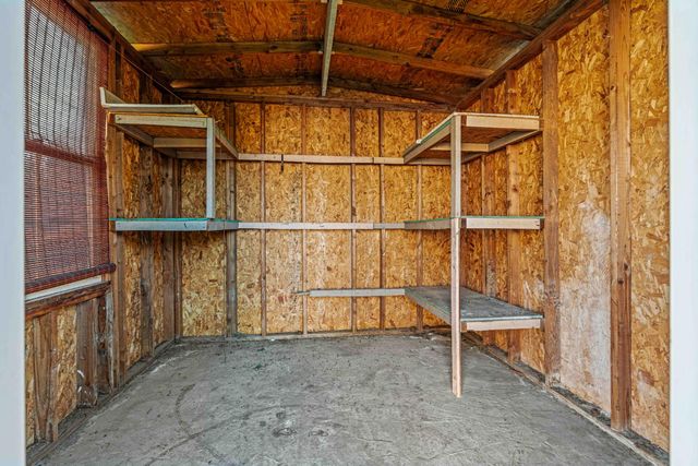 6121 Greenfield Ln, Stockton, CA 95207