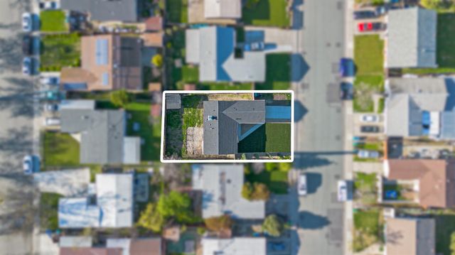 6121 Greenfield Ln, Stockton, CA 95207