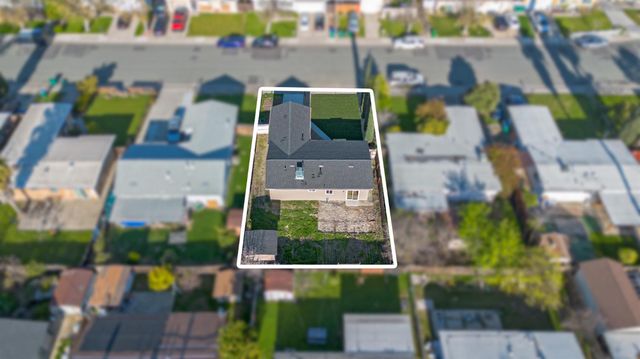 6121 Greenfield Ln, Stockton, CA 95207