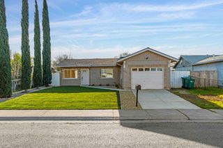 6121 Greenfield Ln, Stockton, CA 95207