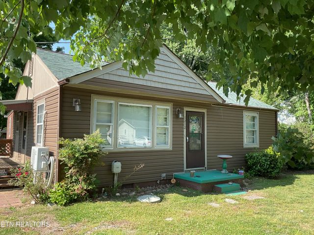 1212 Jones St, Athens, TN 37303