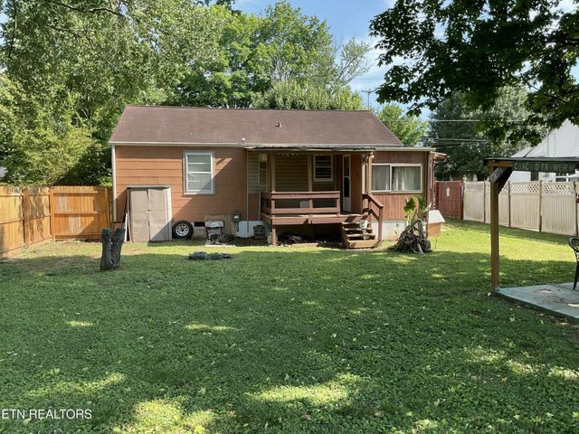 1212 Jones St, Athens, TN 37303