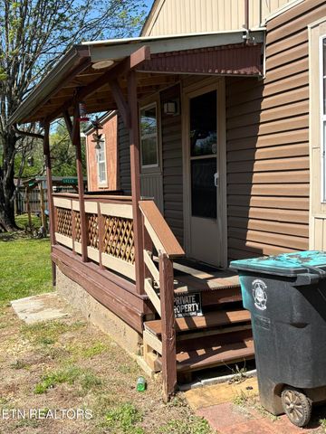 1212 Jones St, Athens, TN 37303