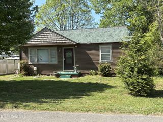 1212 Jones St, Athens, TN 37303