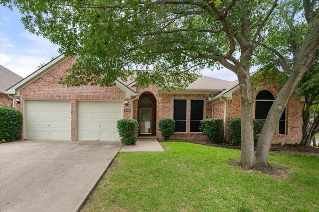 6319 Woolwich Drive, Arlington, TX 76001