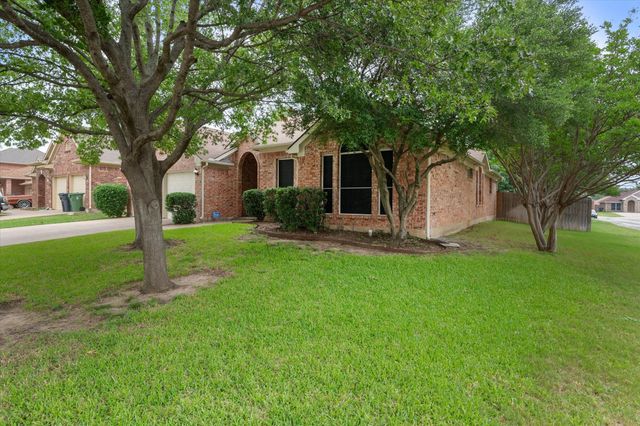 6319 Woolwich Drive, Arlington, TX 76001