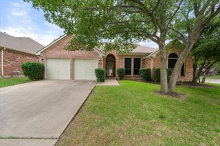 6319 Woolwich Drive, Arlington, TX 76001