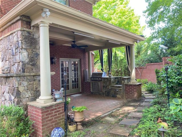 2133 Lucerne Lane SE, Smyrna, GA 30080