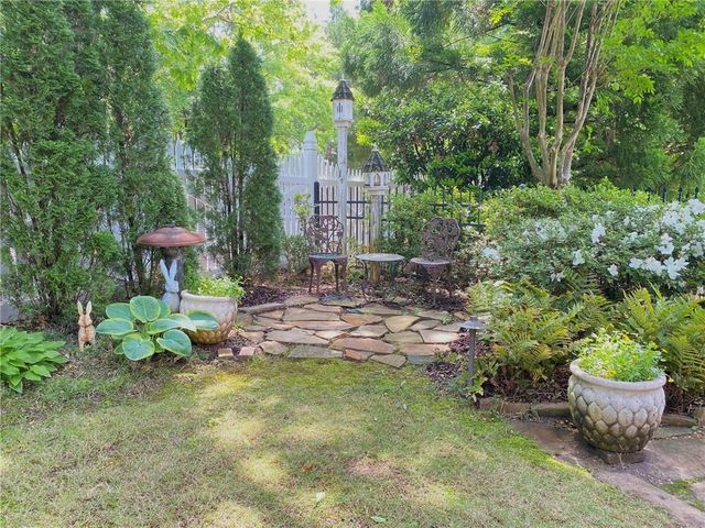 2133 Lucerne Lane SE, Smyrna, GA 30080