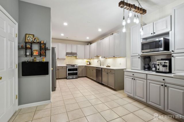 28 Forest Drive, Piscataway, NJ 08854