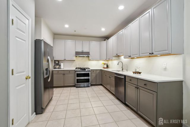 28 Forest Drive, Piscataway, NJ 08854