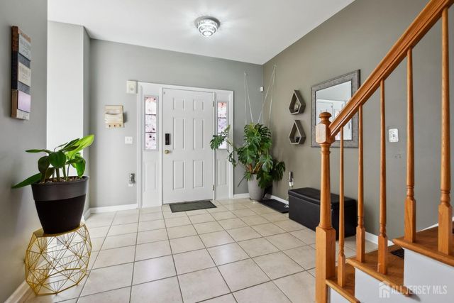 28 Forest Drive, Piscataway, NJ 08854