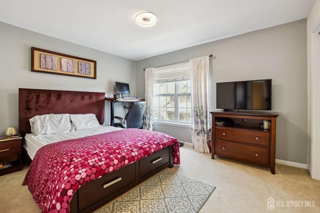 28 Forest Drive, Piscataway, NJ 08854