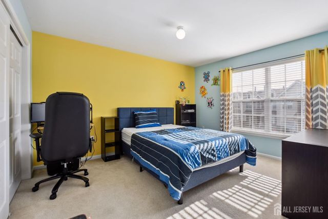 28 Forest Drive, Piscataway, NJ 08854