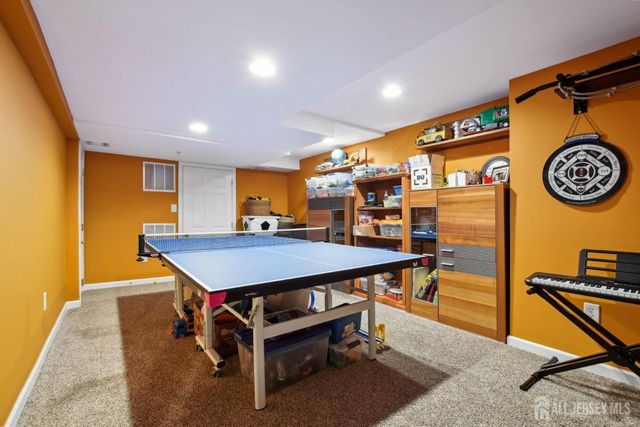 28 Forest Drive, Piscataway, NJ 08854