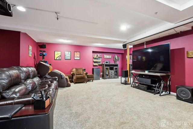 28 Forest Drive, Piscataway, NJ 08854