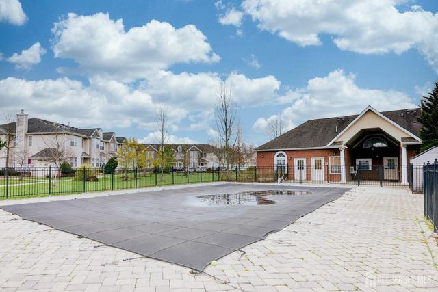 28 Forest Drive, Piscataway, NJ 08854