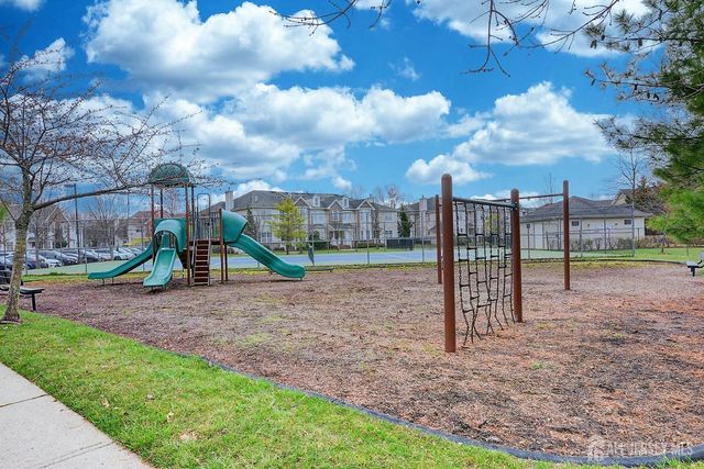 28 Forest Drive, Piscataway, NJ 08854