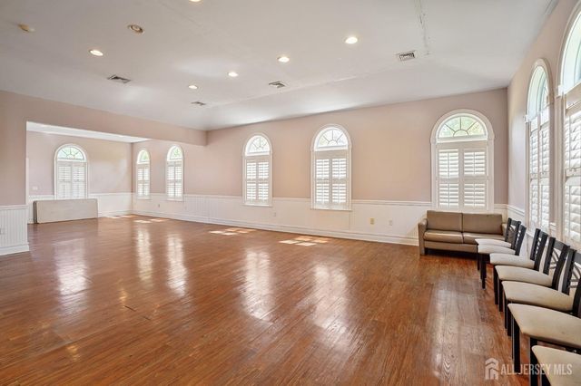 28 Forest Drive, Piscataway, NJ 08854