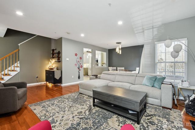 28 Forest Drive, Piscataway, NJ 08854