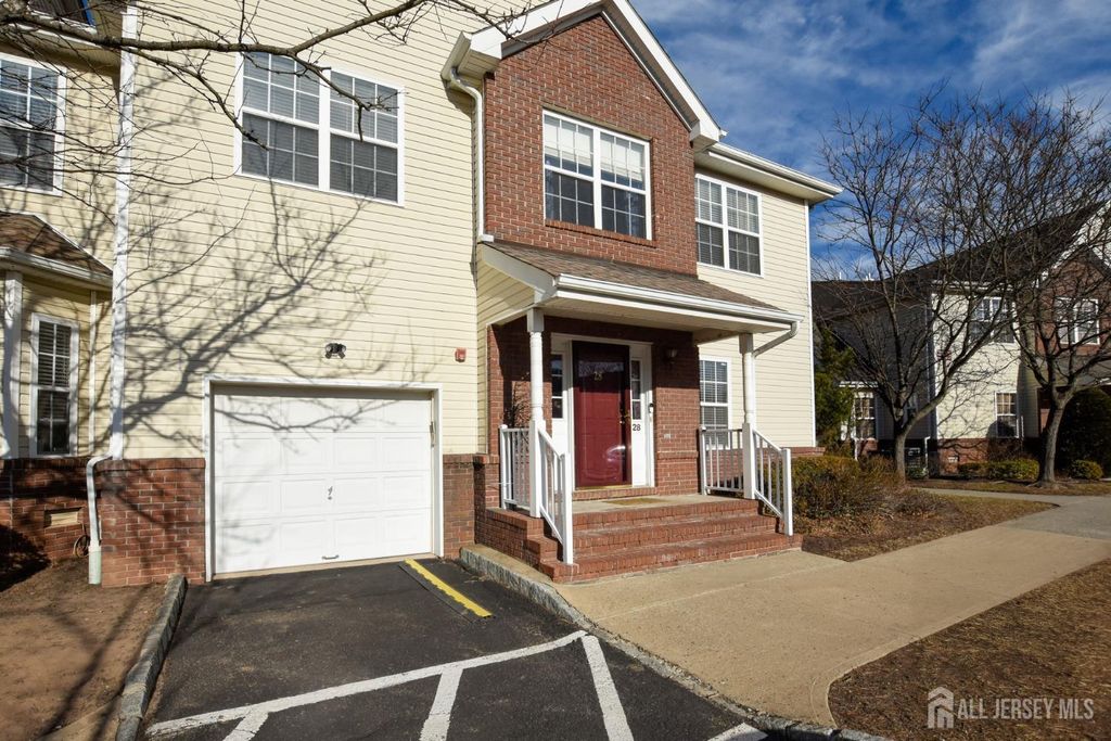 28 Forest Drive, Piscataway, NJ 08854
