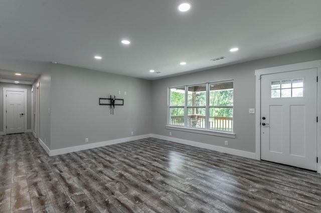 838 Campbell Road, Tunnel Hill, GA 30755