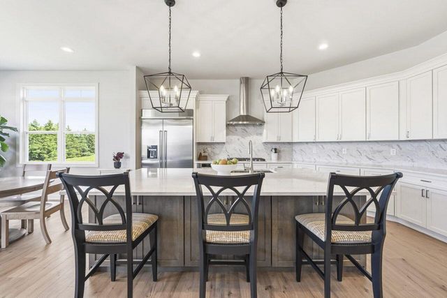 1740 Stonemill CIRCLE, Lake Geneva, WI 53147