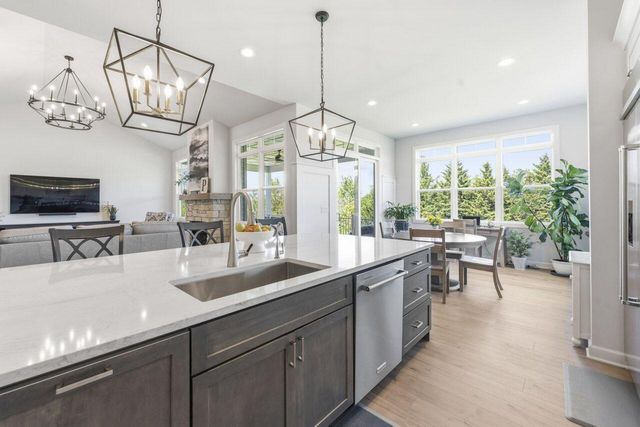 1740 Stonemill CIRCLE, Lake Geneva, WI 53147