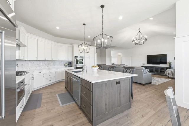 1740 Stonemill CIRCLE, Lake Geneva, WI 53147