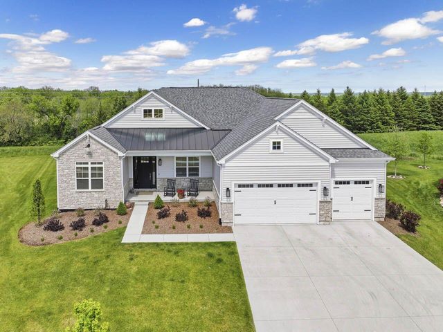 1740 Stonemill CIRCLE, Lake Geneva, WI 53147