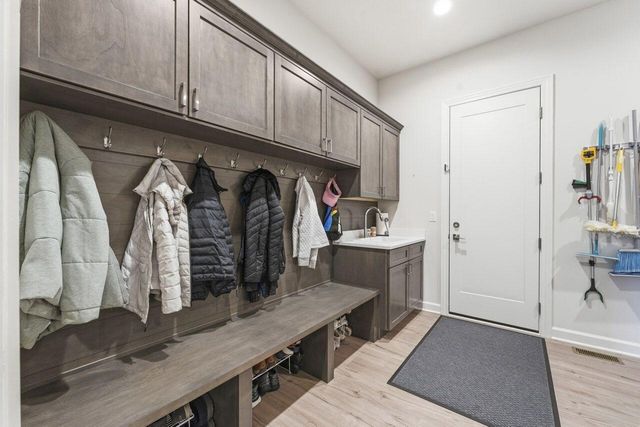 1740 Stonemill CIRCLE, Lake Geneva, WI 53147