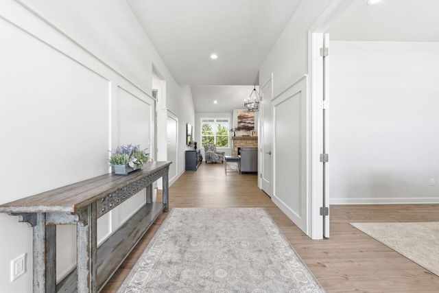 1740 Stonemill CIRCLE, Lake Geneva, WI 53147