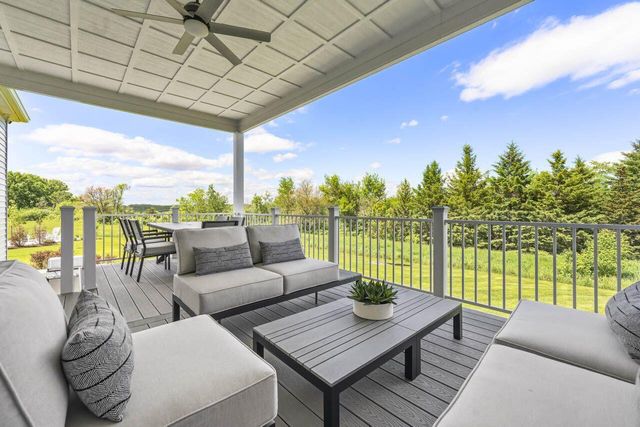 1740 Stonemill CIRCLE, Lake Geneva, WI 53147