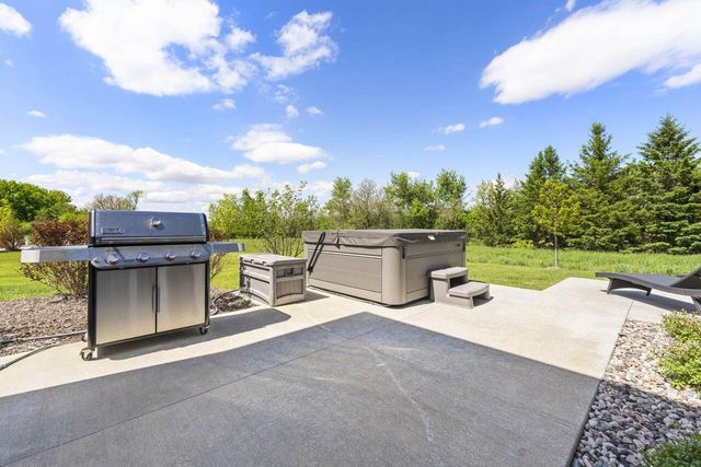 1740 Stonemill CIRCLE, Lake Geneva, WI 53147