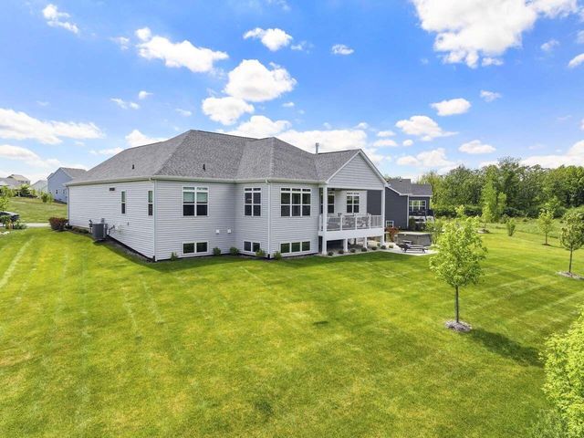 1740 Stonemill CIRCLE, Lake Geneva, WI 53147