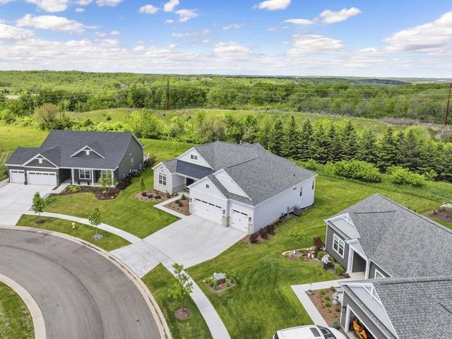 1740 Stonemill CIRCLE, Lake Geneva, WI 53147