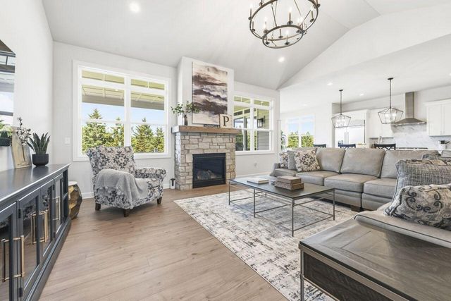 1740 Stonemill CIRCLE, Lake Geneva, WI 53147