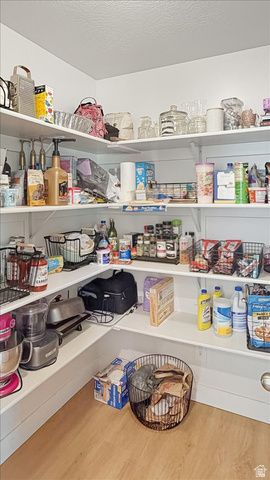 153 N VALCREST DR, Saratoga Springs, UT 84045