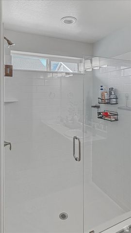 153 N VALCREST DR, Saratoga Springs, UT 84045