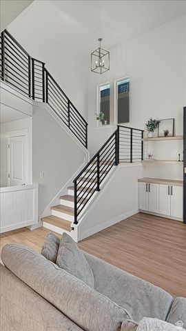 153 N VALCREST DR, Saratoga Springs, UT 84045