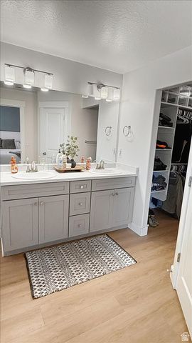 153 N VALCREST DR, Saratoga Springs, UT 84045