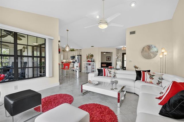 3259 Perimeter Dr 3259, Green Acres, FL 33467