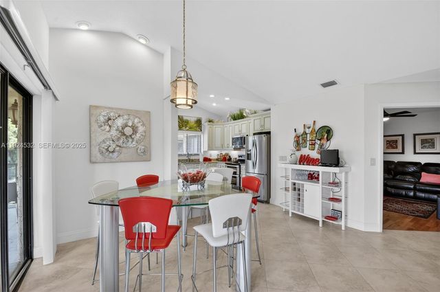 3259 Perimeter Dr 3259, Green Acres, FL 33467