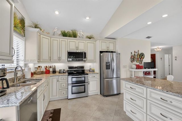 3259 Perimeter Dr 3259, Green Acres, FL 33467