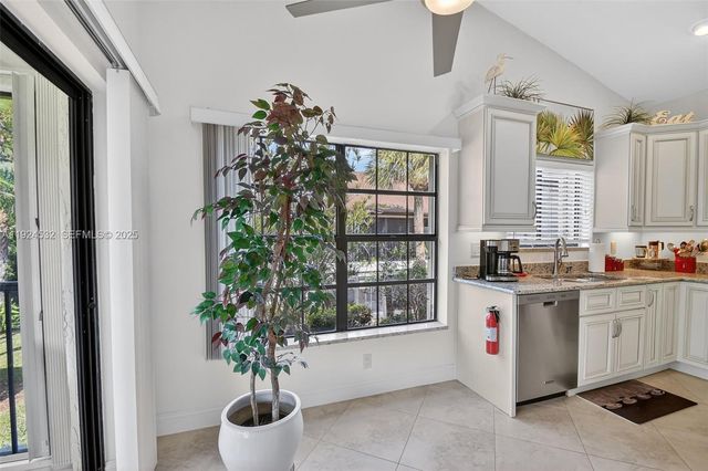 3259 Perimeter Dr 3259, Green Acres, FL 33467