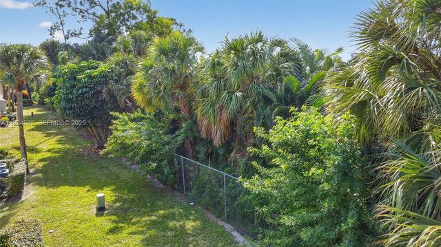 3259 Perimeter Dr 3259, Green Acres, FL 33467