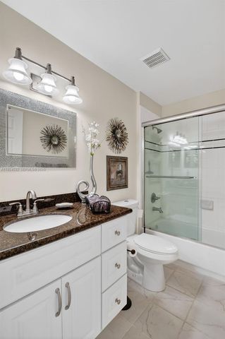 3259 Perimeter Dr 3259, Green Acres, FL 33467