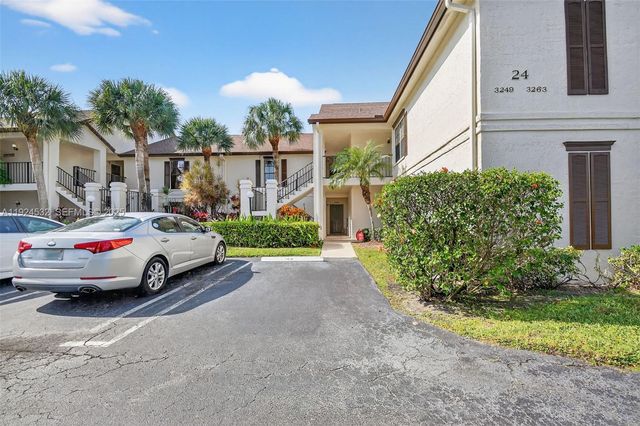 3259 Perimeter Dr 3259, Green Acres, FL 33467