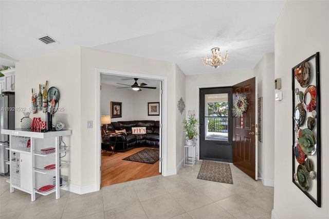 3259 Perimeter Dr 3259, Green Acres, FL 33467